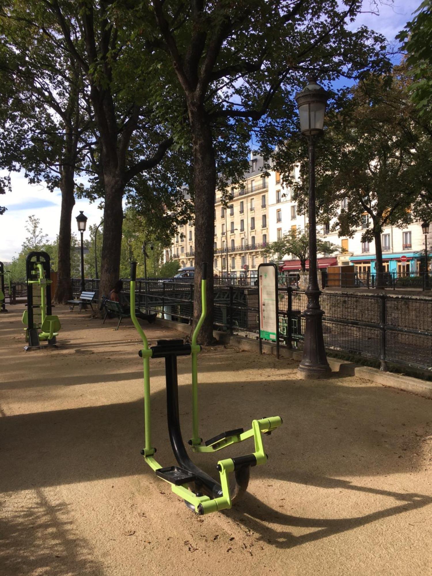 Paris, Au Bord Du Canal Saint Martin Buitenkant foto